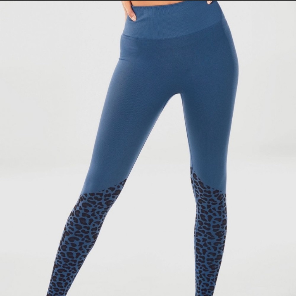 Fabletics blue cheetah print 7/8 leggings